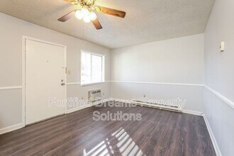 4368 Ogburn Ave in Winston-Salem, NC - Foto de edificio - Building Photo