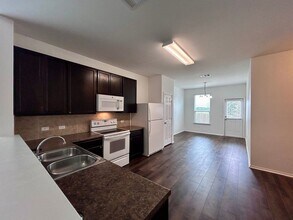 9117 Southwick Dr in Austin, TX - Building Photo - Building Photo