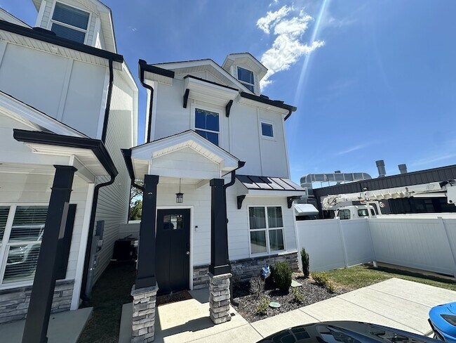 100 Carlton Ave, Unit 1 in Lebanon, TN - Building Photo - Building Photo