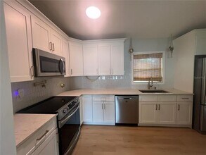 3997 Elkcam Blvd SE in St. Petersburg, FL - Building Photo - Building Photo