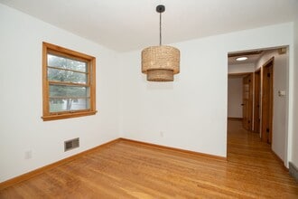 2008 Foxhurst Dr in Louisville, KY - Building Photo - Building Photo