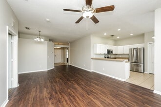 6748 Monarch Park Dr in Apollo Beach, FL - Building Photo - Building Photo
