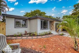 1021 S M St in Lake Worth Beach, FL - Foto de edificio - Building Photo