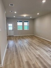 200 Palo Brea Lp in Hutto, TX - Building Photo - Building Photo