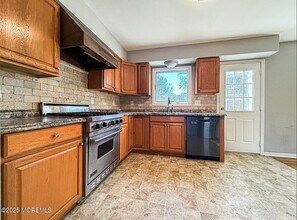 532 Frank Applegate Rd in Jackson Township, NJ - Building Photo - Building Photo