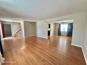 382 W Park Ave in Ocean Township, NJ - Building Photo - Building Photo