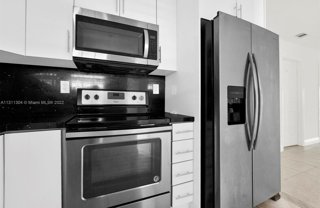 1776 Michigan Ave in Miami Beach, FL - Building Photo