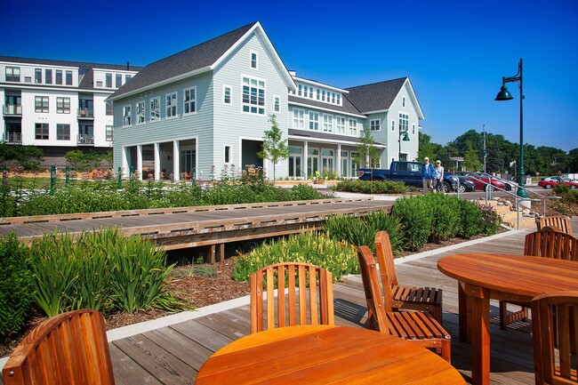 Boatworks Commons in White Bear Lake, MN - Foto de edificio - Building Photo