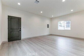 8157 Varna Ave in Los Angeles, CA - Building Photo - Building Photo