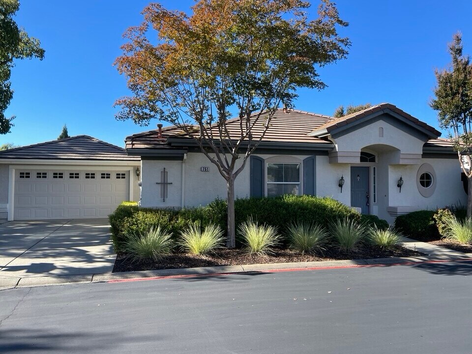 751 Silchester Ct in Folsom, CA - Building Photo