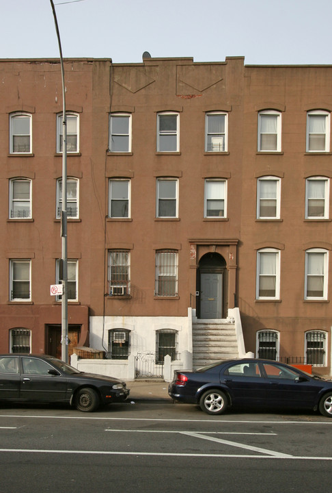 1028 Bedford Ave in Brooklyn, NY - Building Photo