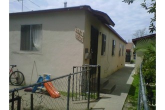 6615-6621 Ajax Ave in Bell Gardens, CA - Foto de edificio - Building Photo