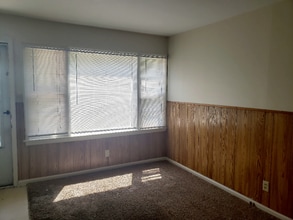 667 N Meridian Ave in Wichita, KS - Building Photo - Building Photo