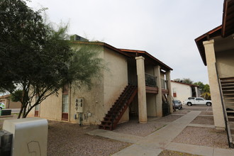 448 S Mesa Dr in Mesa, AZ - Building Photo - Building Photo