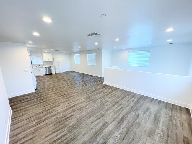 1560 Ricardo St in Los Angeles, CA - Building Photo - Building Photo