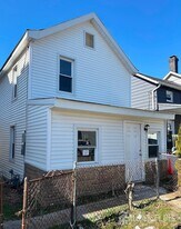 541 Hartford St in Perth Amboy, NJ - Building Photo