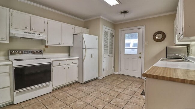 521 W College St in Brownsville, TN - Building Photo - Building Photo