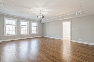 1535 W Estes Ave in Chicago, IL - Building Photo - Building Photo