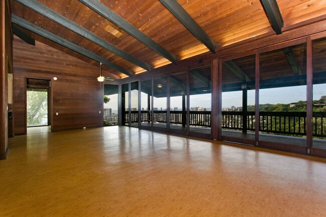 2380 Round Top Dr in Honolulu, HI - Building Photo - Building Photo