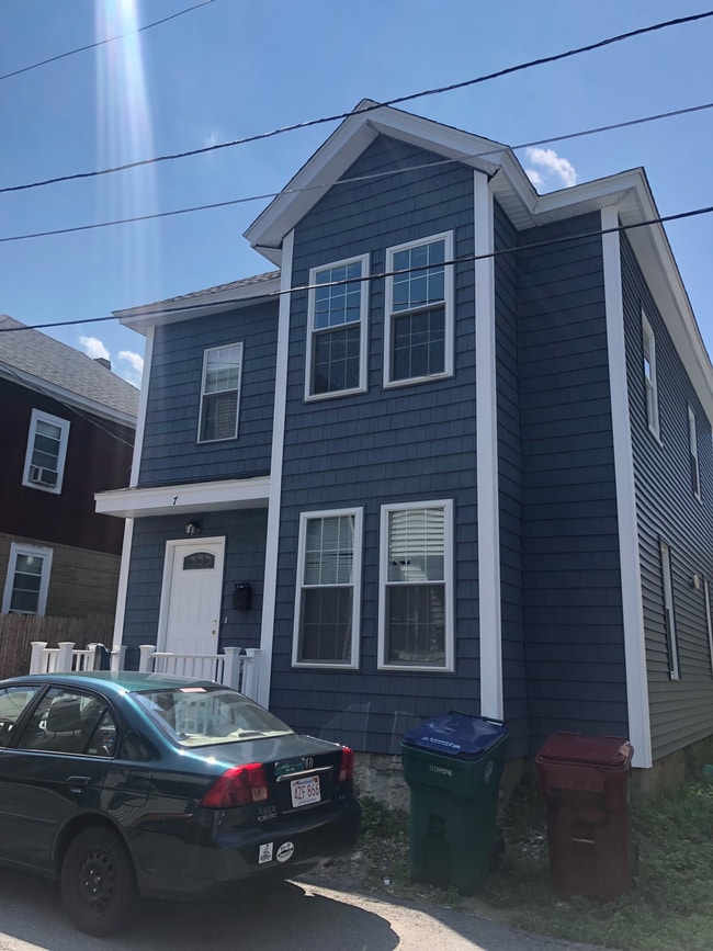 property at 7 Rockdale Ave