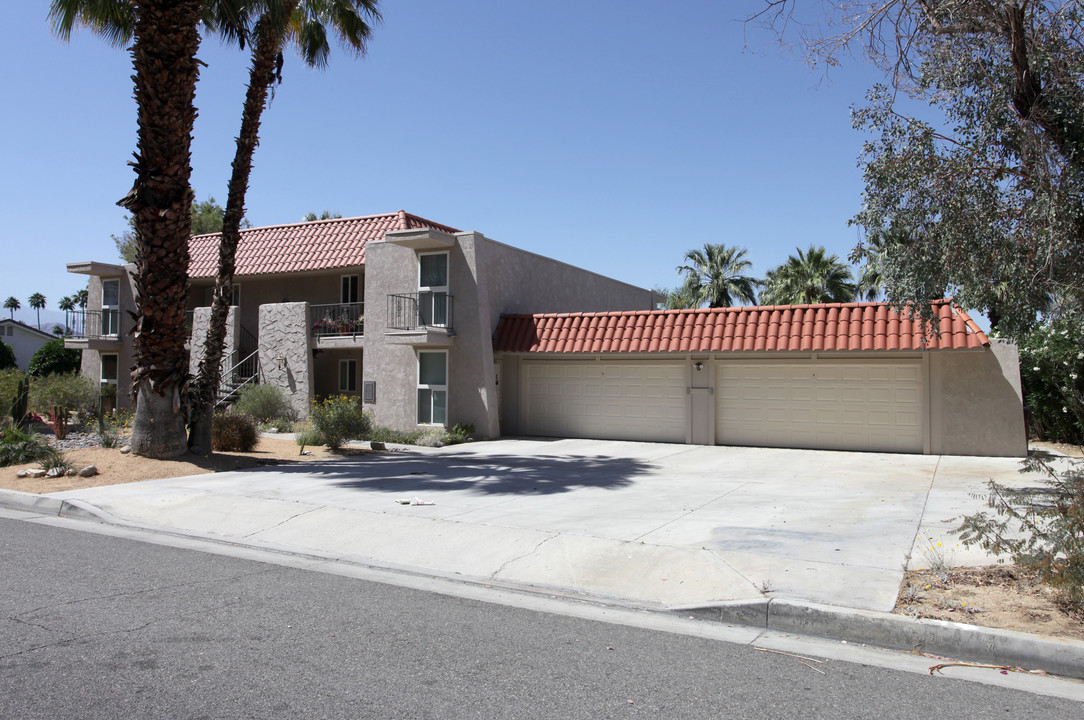 73950-73970 Shadow Lake Dr in Palm Desert, CA - Building Photo