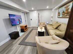 670 Millbank Dr in London, ON - Building Photo - Building Photo