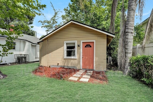 property at 3803 Gladys St