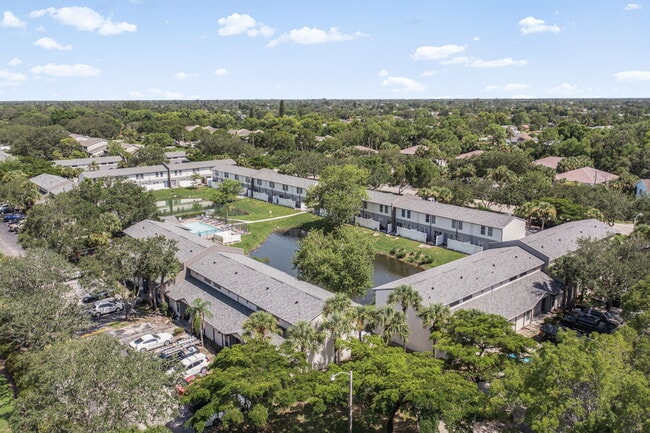 Terrace at Naples Townhomes in Naples, FL - Building Photo - Building Photo