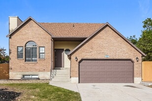 6804 S 3370 W in West Jordan, UT - Building Photo