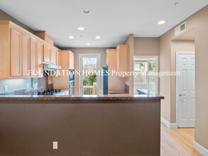 33 Ranch Dr in Novato, CA - Building Photo - Building Photo