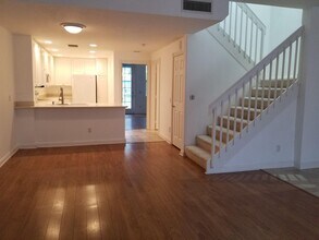 8051 Sorrento Ln in Naples, FL - Building Photo - Building Photo