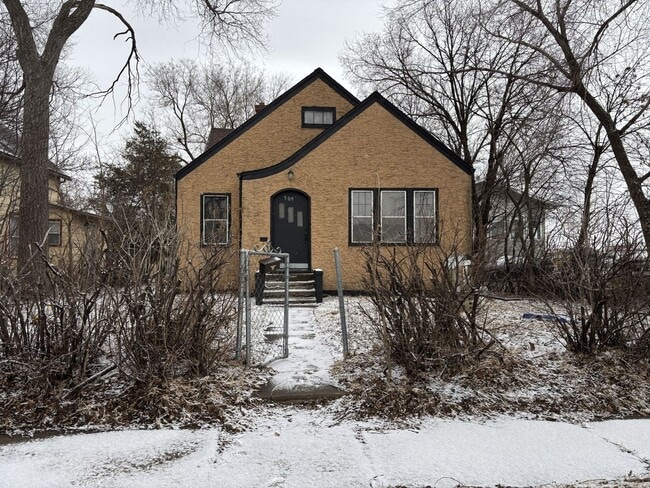 property at 509 S 9th St