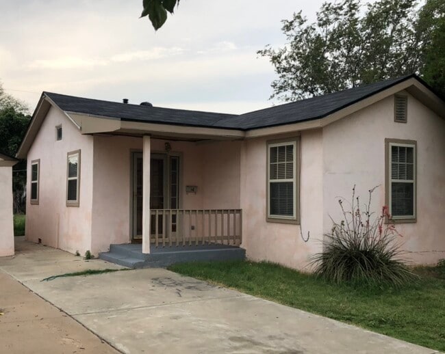 4124 S Van Buren St in Amarillo, TX - Building Photo - Building Photo