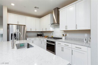 527 Sonoma Range St in Las Vegas, NV - Building Photo - Building Photo