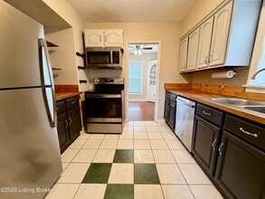 2632 Alanmede Rd in Louisville, KY - Building Photo - Building Photo