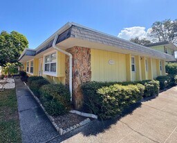 204 Jody Ct in Largo, FL - Building Photo