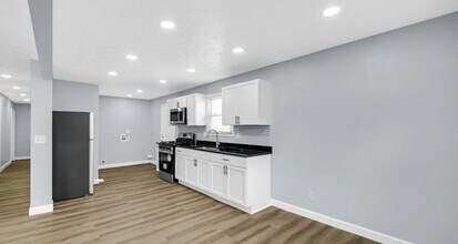 3106 N Harding St in Indianapolis, IN - Foto de edificio - Building Photo