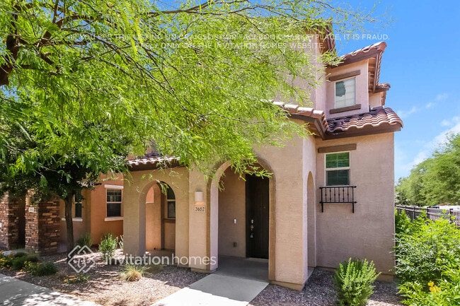 property at 3652 E Honeysuckle Dr