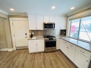 8089 N Holly Rd in Grand Blanc, MI - Building Photo - Building Photo