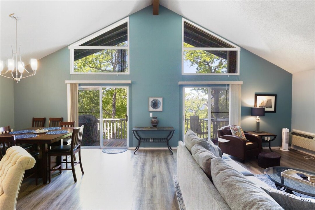 147 Walkers Cay Dr in Osage Beach, MO - Foto de edificio