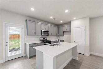 3208 Lucia Wy in Princeton, TX - Foto de edificio - Building Photo