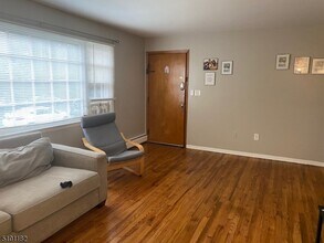 416 Faitoute Ave-Unit -3 in Roselle Park, NJ - Building Photo - Building Photo