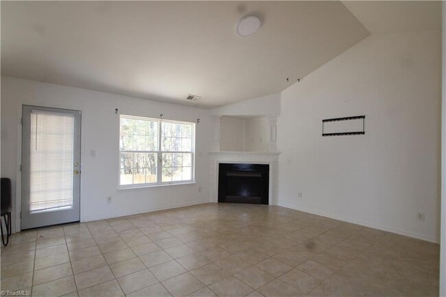 2133 Rindle Dr in High Point, NC - Building Photo - Building Photo