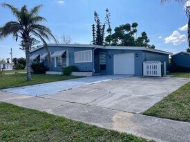 2171 Birchcrest Blvd in Port Charlotte, FL - Building Photo