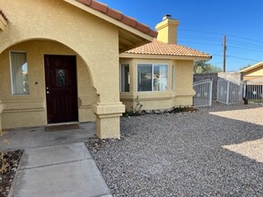 2524 S Ridge Ave in Bullhead City, AZ - Building Photo - Building Photo