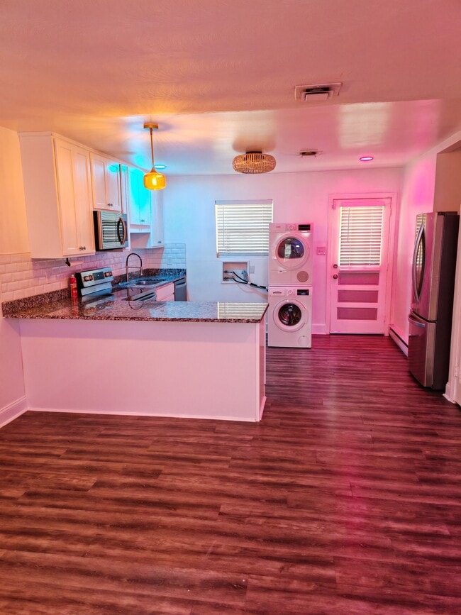 2527 Arkansas Ave, Unit A