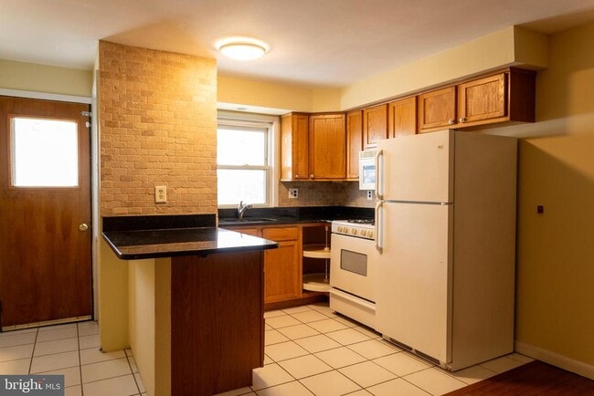 property at 1622 E Passyunk Ave