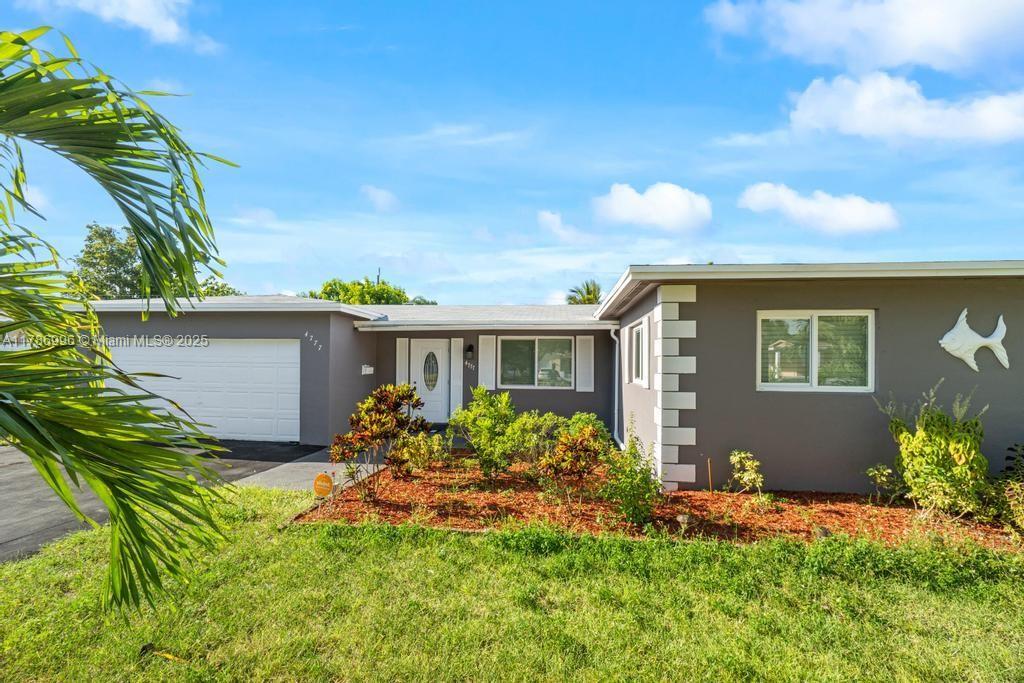 4777 NW 5th St in Plantation, FL - Foto de edificio