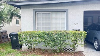 229 S Summerlin Ave in Orlando, FL - Building Photo