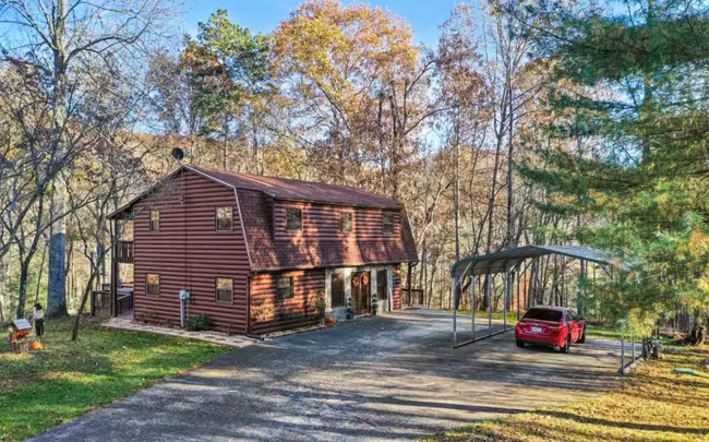 property at 18 Wolf Den Vly Rd